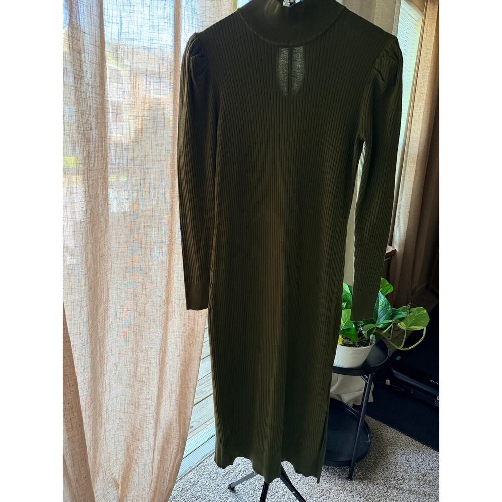 Who What Wear Green mock turtle neck ribbed Sweater Dress jewel flower closure M